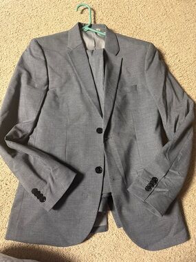 H&M Young Man’s Light Gray Two-Button Suit Jacket and pants